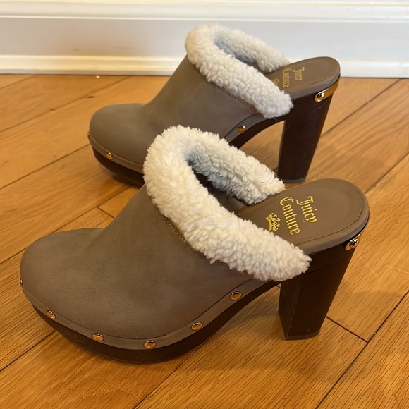 Juicy Couture Brown Mules with Cream Trim - Picture 3 of 10